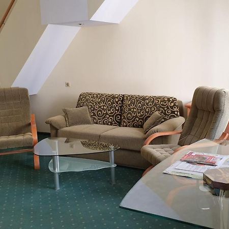 Spa Apartment Raisova Карлові Вари Екстер'єр фото