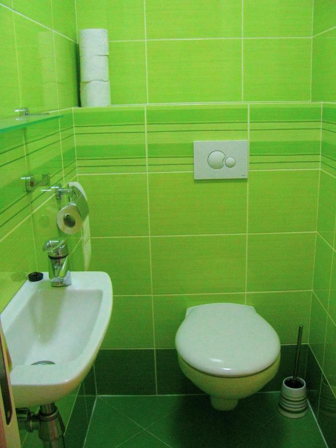 Spa Apartment Raisova Карлові Вари Екстер'єр фото