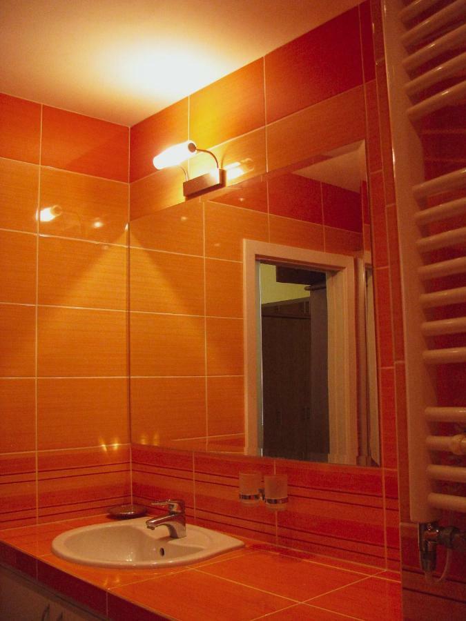 Spa Apartment Raisova Карлові Вари Екстер'єр фото